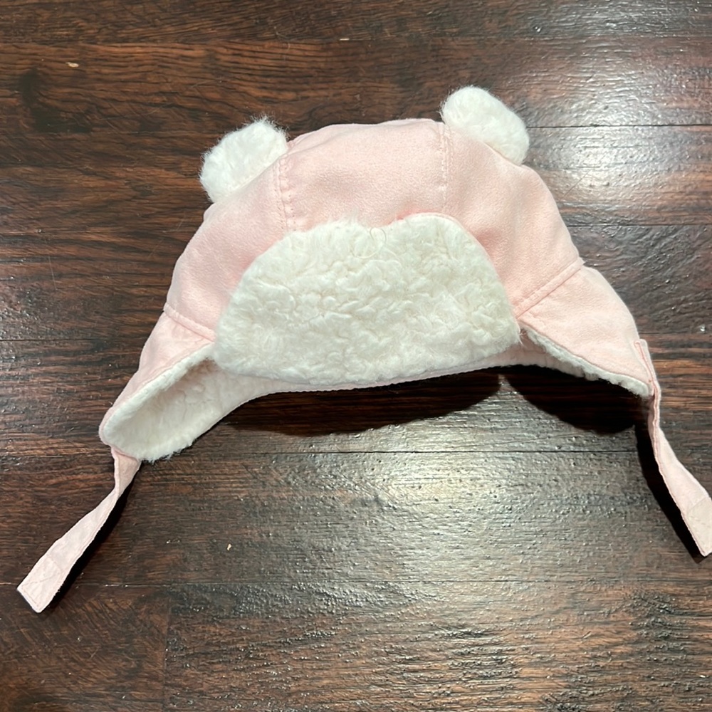OLD NAVY - 0-6 months - winter hat - covers ears - soft and cozy - pink & white